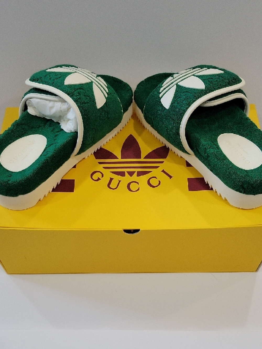 adidas Collab With GUCCI Green and White Slide Sandals with Trefoil - Picture 3 of 5